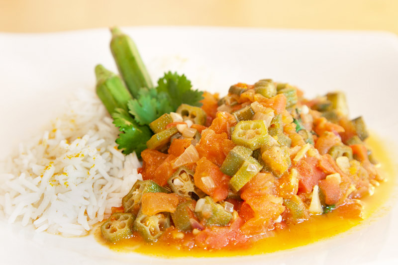Okra-Curry nach indischem Rezept (Masala-Bhindi)